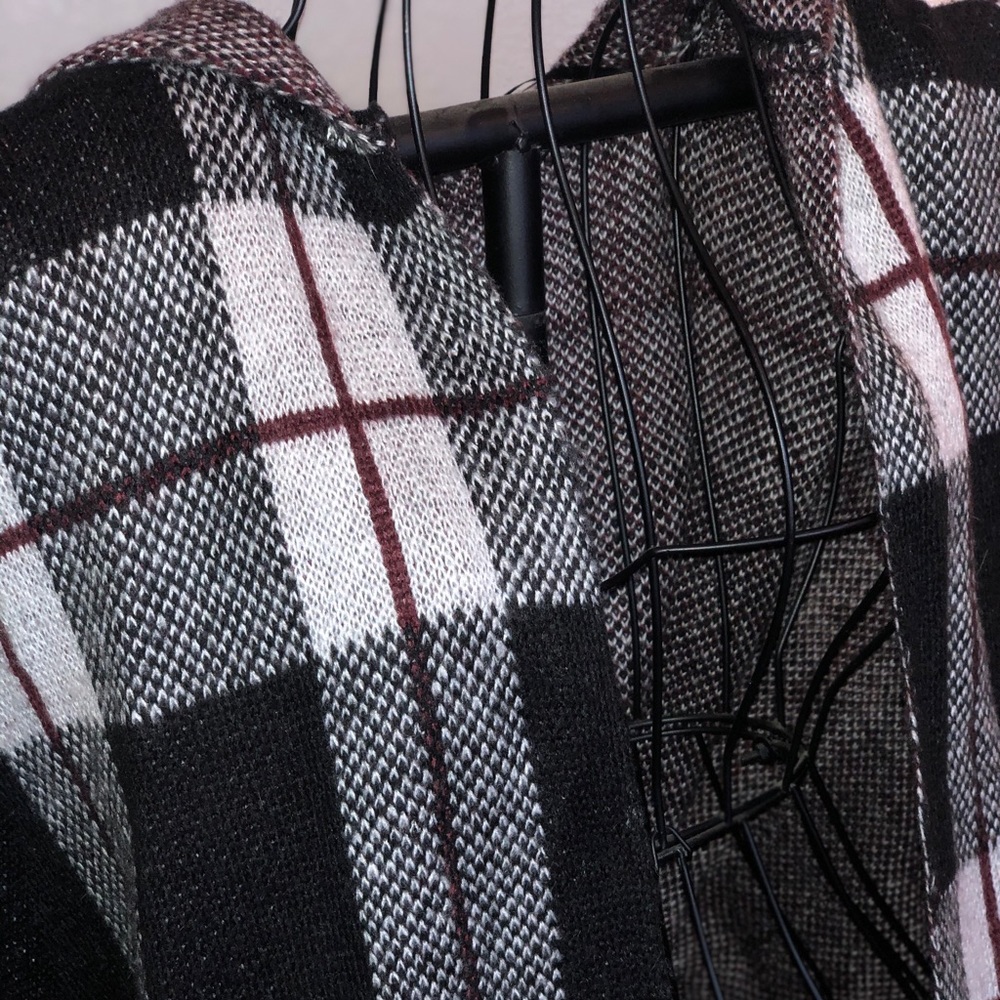 Plaid Shawl - Picture 2 of 4